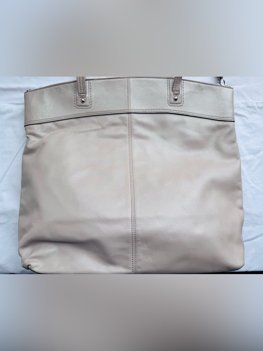 Coach Leather Tote in Light Beige with Signature Circle - Picture 7 of 14